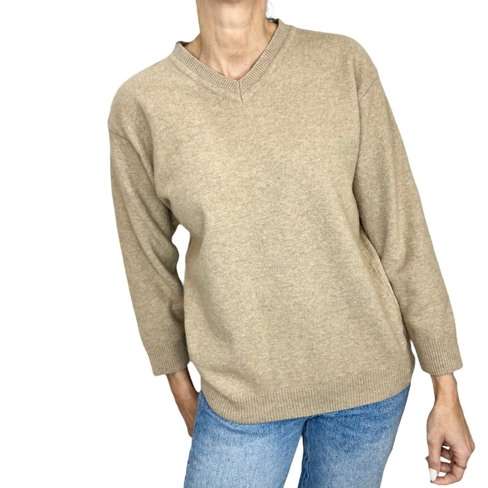 Old money tan v neck minimalist neutral quiet luxury knit pullover sweater